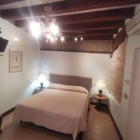 Canal View Studio Flat Venezia Esterno foto