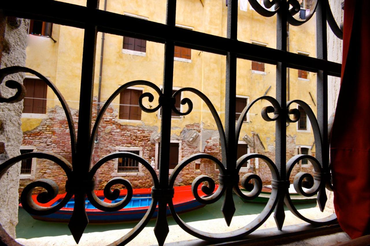 Canal View Studio Flat Venezia Esterno foto